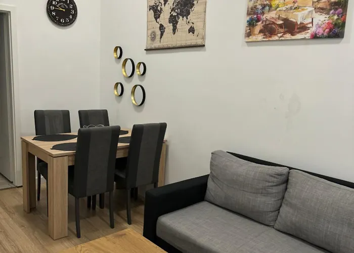 Two Bedroom Apartment N Split