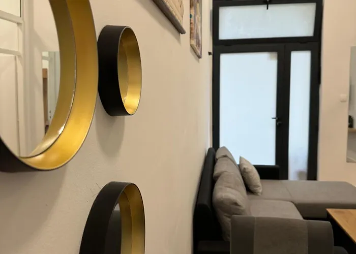 Two Bedroom Apartment N Split